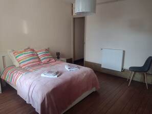 1 soverom, strykejern/-brett, wi-fi og sengetøy