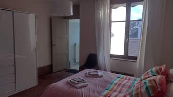 1 chambre, fer et planche à repasser, Wi-Fi, draps fournis