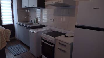 Micro-ondes, four, plaque de cuisson