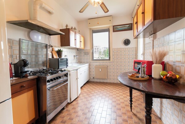 Apartment, 2 Bedrooms, Accessible, Balcony | Interior