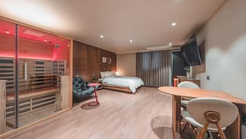 Premium Double Room | Soundproofing, free WiFi, bed sheets