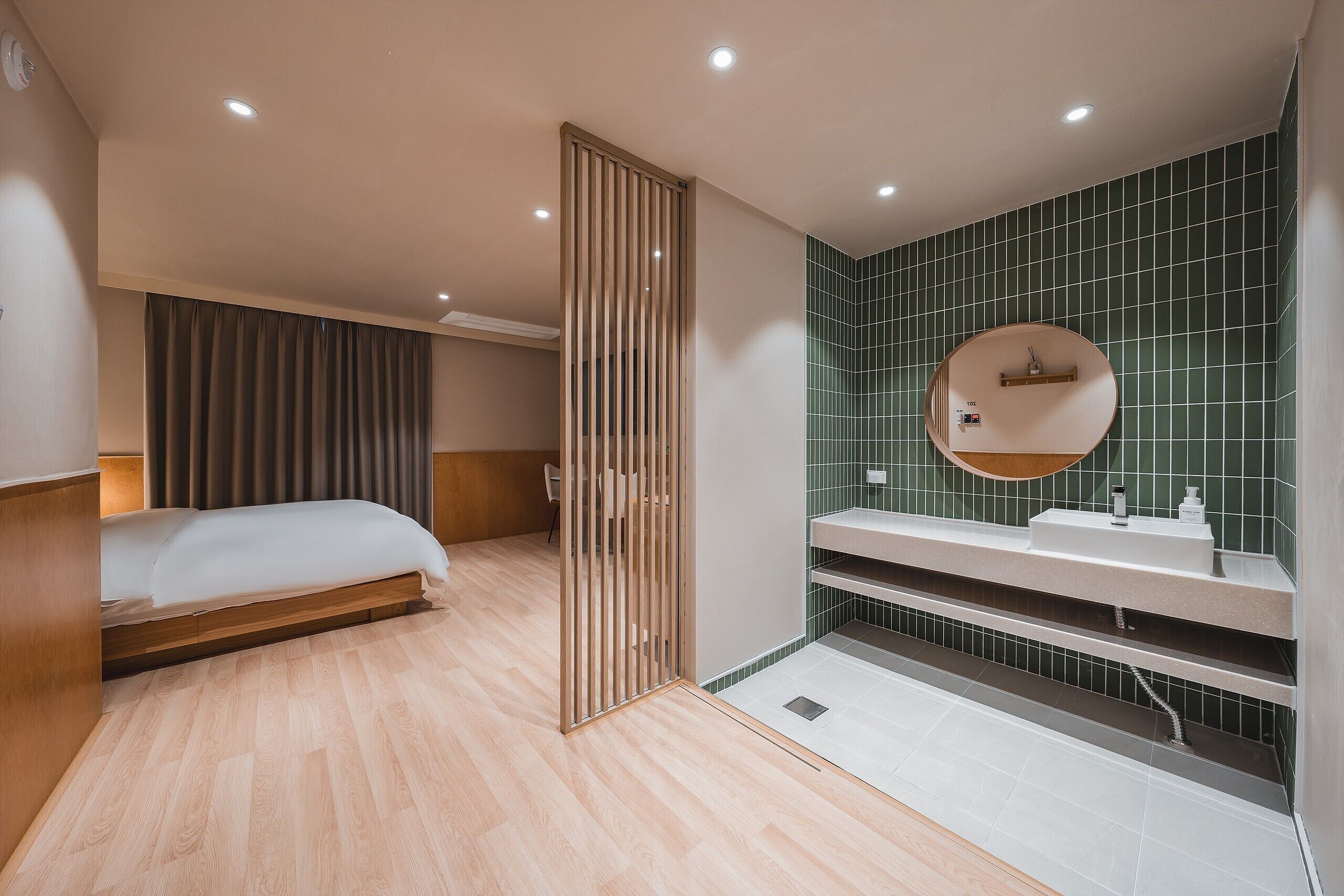 Standard | Soundproofing, free WiFi, bed sheets