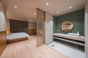 Standard | Äänieristys, ilmainen Wi-Fi, vuodevaatteet