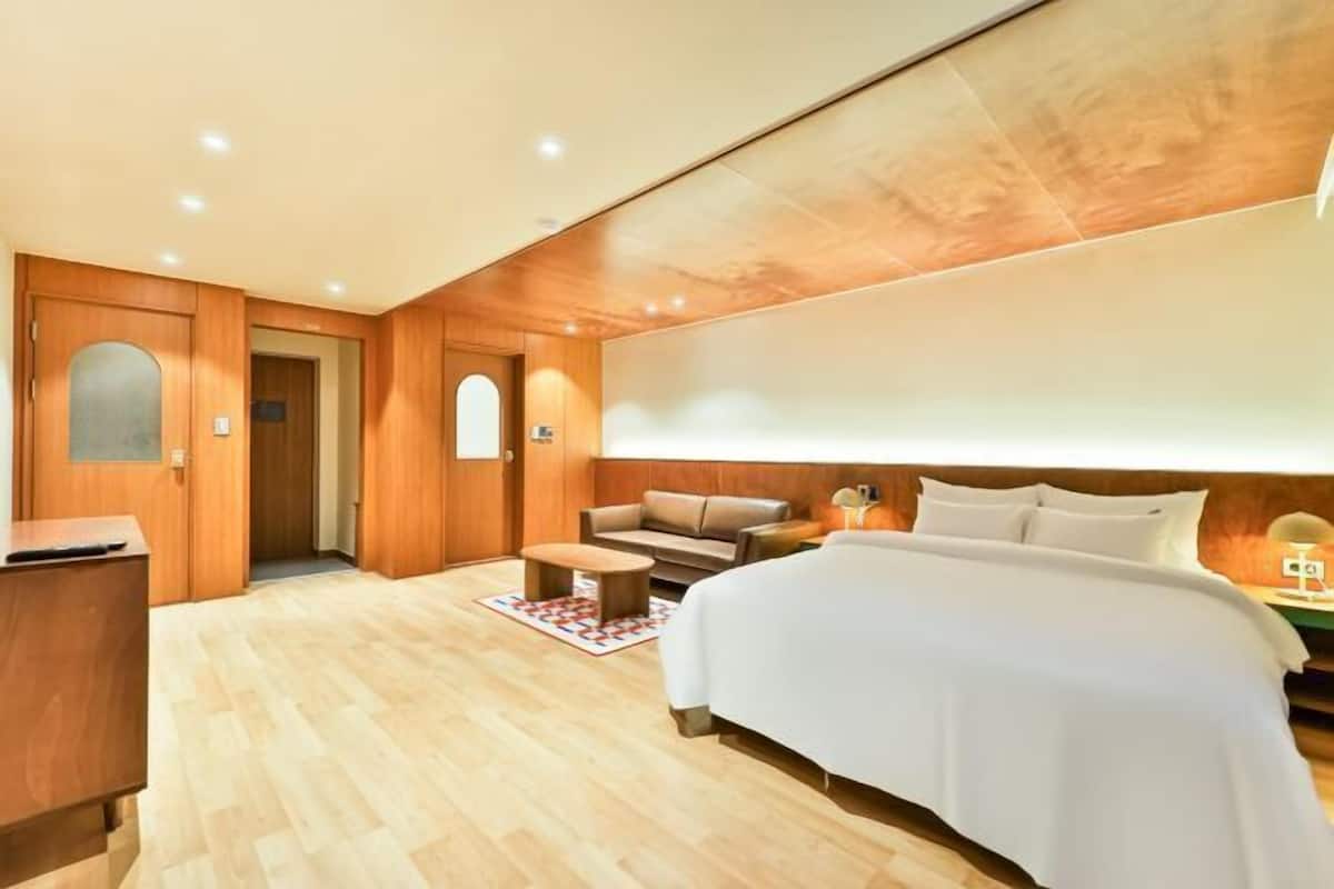 1 bedroom, soundproofing, free WiFi, bed sheets