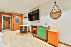 Luxury Twin Room, 2 beds | Soundproofing, free WiFi, bed sheets - Coolstay Hotel (Gyeongju)