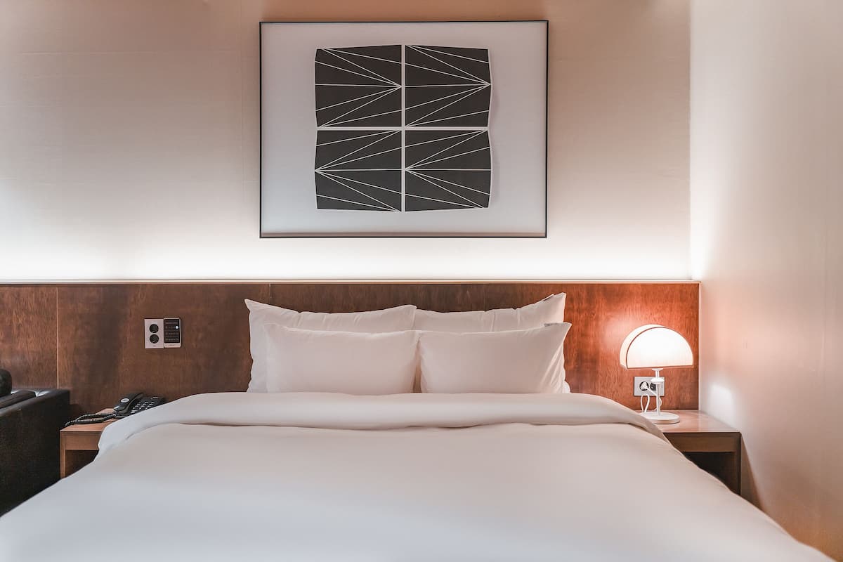 Deluxe Room | Soundproofing, free WiFi, bed sheets