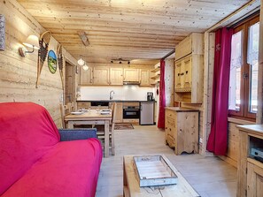 Interior - La Clusaz: Cozy apt for 4, Wifi and pets allowed (La Clusaz)