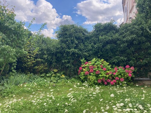 Romantic apartment in Verdun with private parking