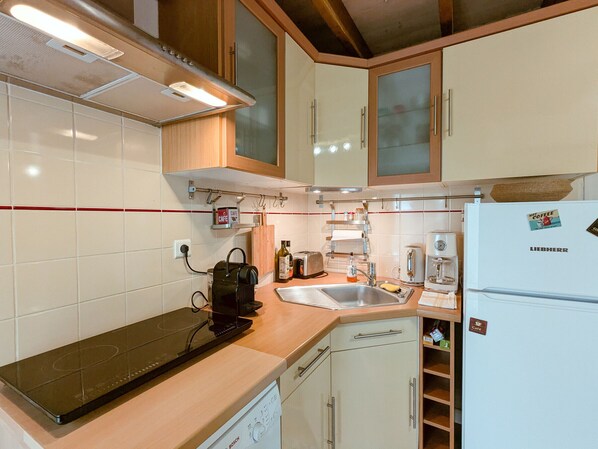 Fridge, microwave, dishwasher