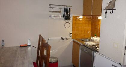 Studio confortable 4 couchages avec balcon et parking au Sauze