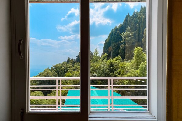 King Room with Balcony | Valley view