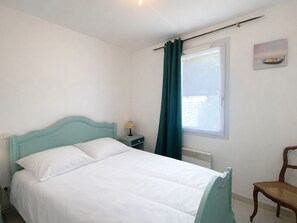 3 bedrooms - 3-bedroom house near the beach with private garden and parking (Longeville-sur-Mer)