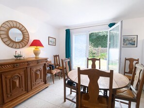 Interior - 3-bedroom house near the beach with private garden and parking (Longeville-sur-Mer)