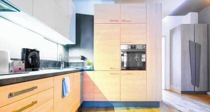 2BR Bourgeois Chic - Central - Close to Metro
