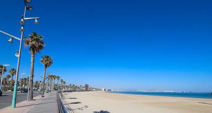 Apartment Near the Beach with Terrace and Air Conditioning