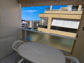 Outdoor dining - DIFFERENTFLATS AQUARIO (Vila-seca)