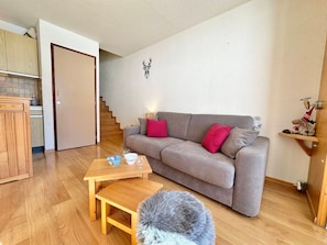 TV - Ski-in/ski-out apartment, bright, for 4 guests in Vars (Vars)