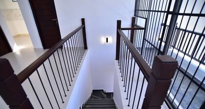 Rooms in Apartment with AC in Katunayake - 8 bedrooms