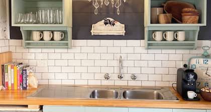 Korumburra Farmhouse - gateway to Wilson’s Prom and Inverloch. Pet friendly!