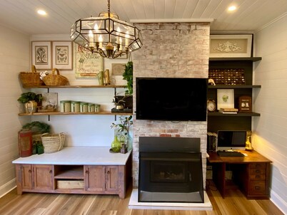 Korumburra Farmhouse - gateway to Wilson’s Prom and Inverloch. Pet friendly!