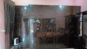2 Schlafzimmer, Bügeleisen/Bügelbrett, WLAN, Bettwäsche