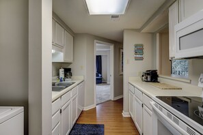Microwave, dishwasher, coffee/tea maker, toaster