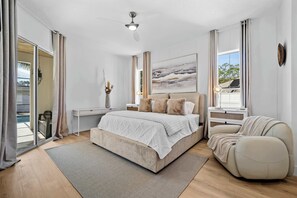 5 bedrooms, desk, iron/ironing board, travel crib