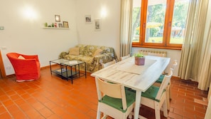 Basic House, Accessible, Private Bathroom (lago di garda giardino) | Lounge