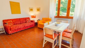 Ferienhaus, eigenes Bad, Poolblick (lago di garda vacanza) | Lounge