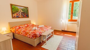 Ferienhaus, eigenes Bad, Poolblick (lago di garda vacanza) | Bügeleisen/Bügelbrett, kostenloses WLAN