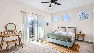 3 soveværelser, skrivebord, strygejern/strygebræt, weekendseng