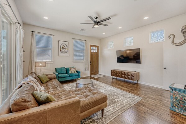 Unclassified image, 1 of 40, button