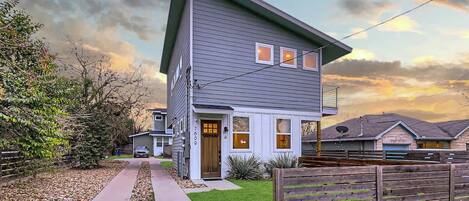 المنشأة من الخارج