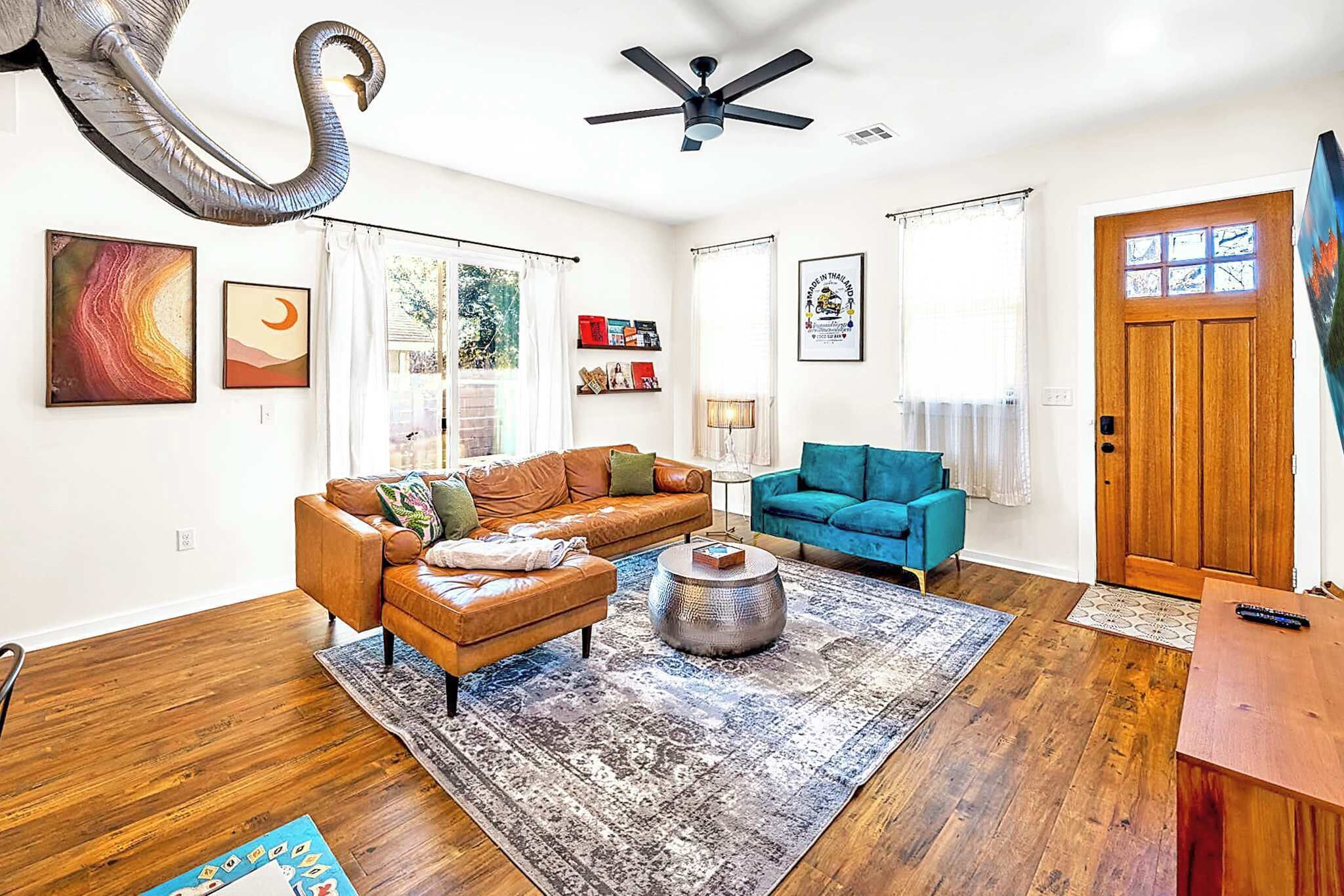 Télévision, espaces bureaux