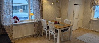 Fin renoverad stuga endast 120 meter frÄn VindelÀlven i Lappland.