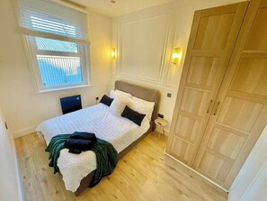 1 bedroom, iron/ironing board, travel cot, WiFi