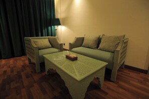 Suite Room | Living area
