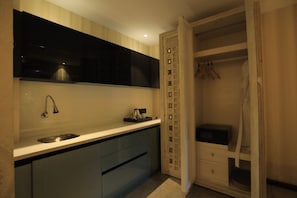 Cottage Mini Suite | Private kitchen