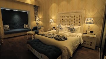 Cottage Deluxe Room | Premium bedding, individually furnished, desk, laptop workspace