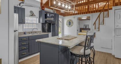 Serene Bayou Retreat - Spacious 4BR Home in Breaux Bridge for Families