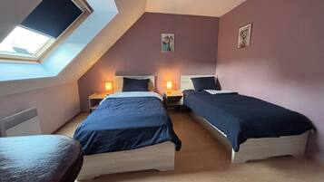 4 Schlafzimmer, Bügeleisen/Bügelbrett, Reisekinderbett, WLAN