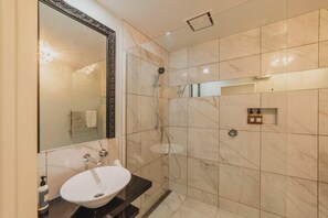 淋浴設備、風筒、提供毛巾