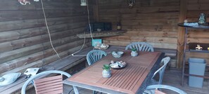Outdoor dining - New "Little White Cabin" 2 single beds, Nice ensuite & shower.   Pool & cabana. (Tauranga)