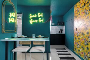 Dining - Maximalist Studio on Las Olas (Fort Lauderdale)