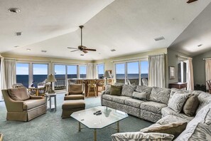 Smart-TV, peis og DVD-spiller