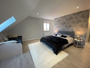 5 bedrooms, iron/ironing board, travel crib, WiFi