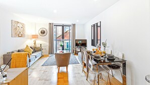 Unclassified image, 2 of 19, button - The City Suite- 2 Bedroom Blissful Apartment in Leicester City Centre (Leicester)