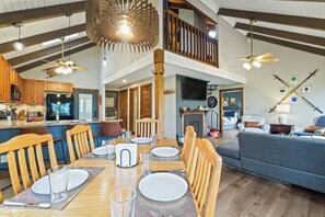 Dining - The Distinguished Squirrel Chalet walking distance (Wintergreen Resort)
