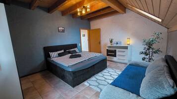 3 Schlafzimmer, Bügeleisen/Bügelbrett, kostenloses WLAN, Bettwäsche