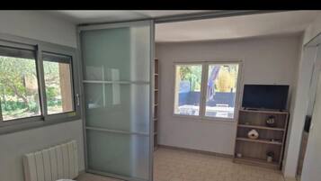 1 dormitori, wifi i roba de llit